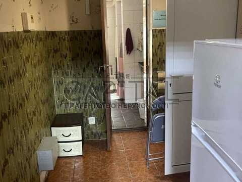 комерційна за адресою Татарська вул., 32-Б