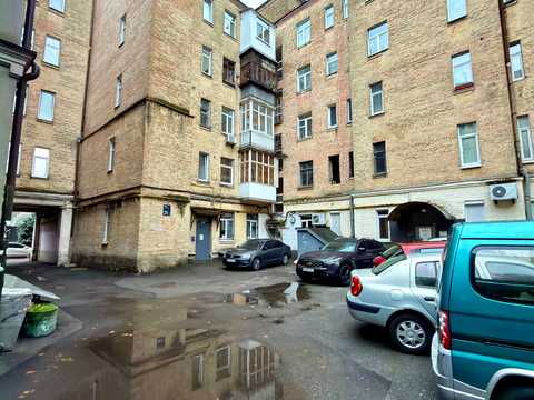квартира за адресою Бутишів пров. (Андрія Іванова вул.), 21