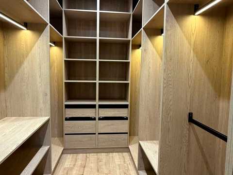 будинок за адресою с. Чайки, Валентини Чайки вул.