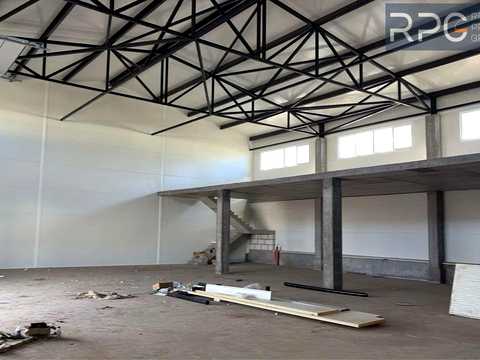 комерційна за адресою Центральна вул., 3