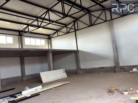 комерційна за адресою Центральна вул., 3