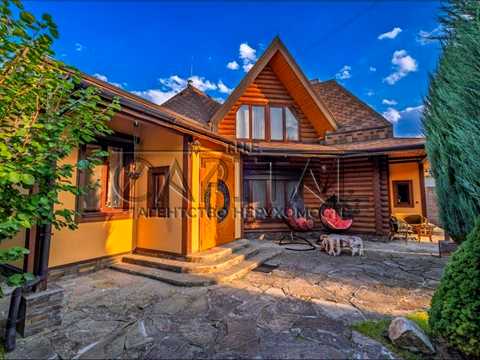 будинок за адресою с. Пухівка, Соборна
