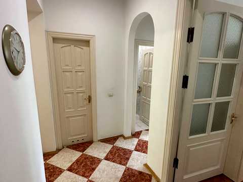 комерційна за адресою Шовковична вул., 13/2