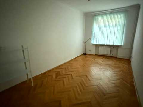 комерційна за адресою Шовковична вул., 13/2