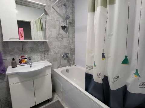 квартира за адресою Зарічанська вул., (Будинок 1)