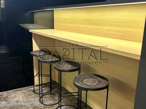 комерційна за адресою Буслівська вул., 12