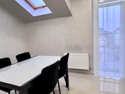 квартира за адресою Весняна вул., 12