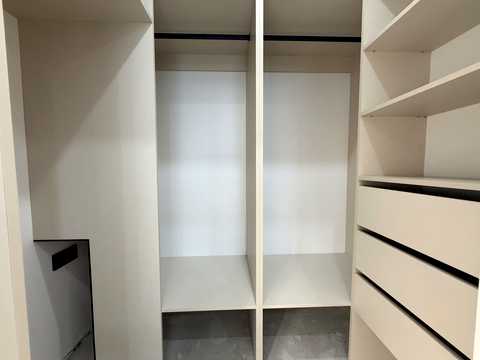 квартира за адресою Романа Левицького вул., (Будинок 4)