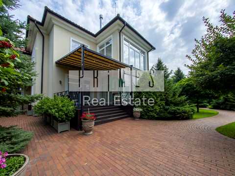 дом по адресу Плютовская ул.