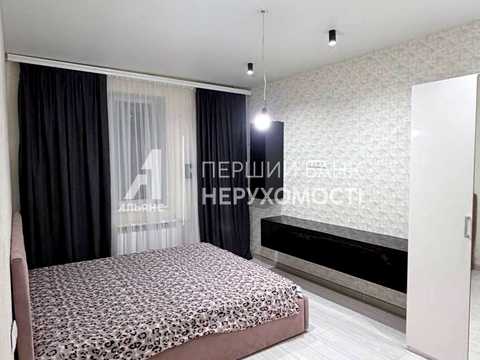 квартира за адресою Середньофонтанська вул., 26