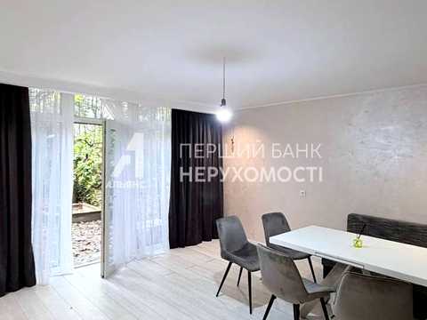 квартира за адресою Середньофонтанська вул., 26