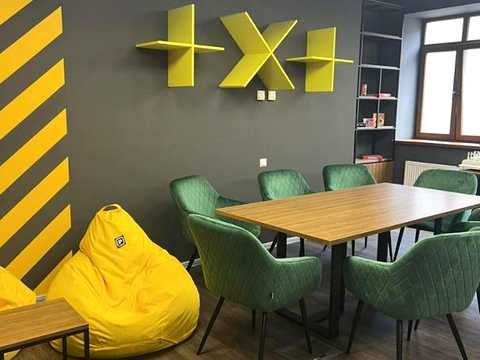 комерційна за адресою Верхній Вал вул., 10