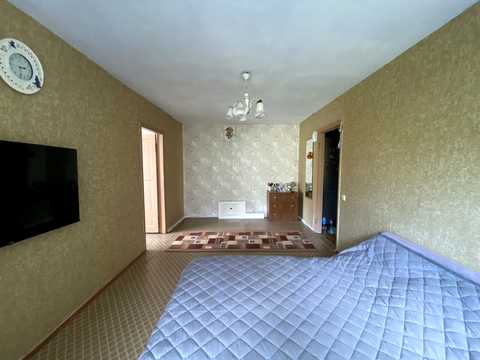 квартира за адресою Космонавтів вул., 21/2