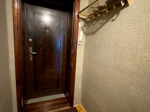 квартира за адресою Космонавтів вул., 21/2