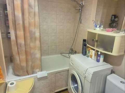 квартира за адресою Космонавтів вул., 13б