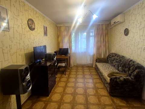 квартира за адресою Космонавтів вул., 13б