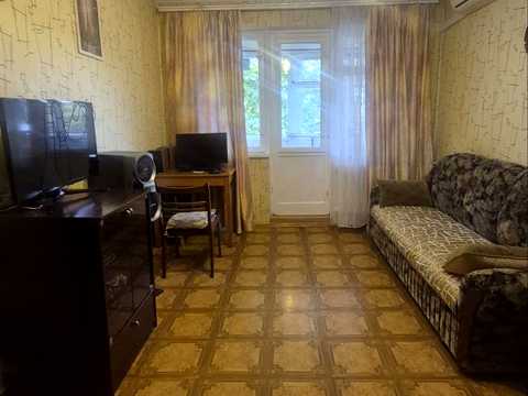 квартира за адресою Космонавтів вул., 13б