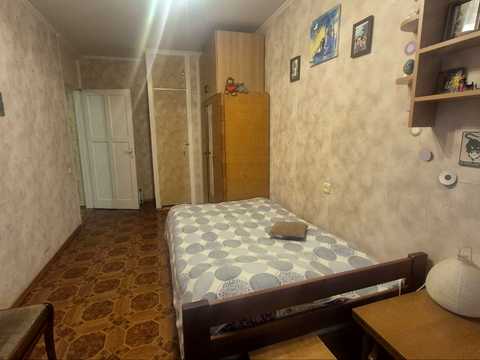 квартира за адресою Космонавтів вул., 13б