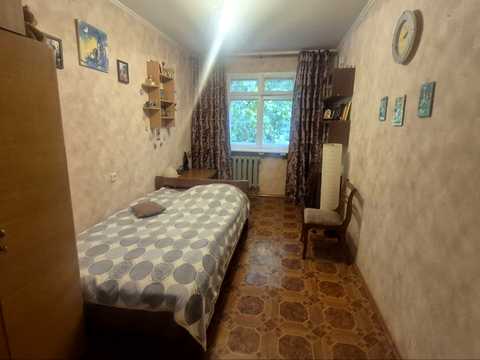 квартира за адресою Космонавтів вул., 13б