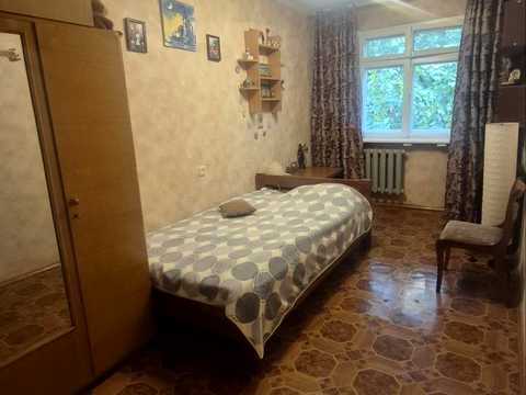 квартира за адресою Космонавтів вул., 13б