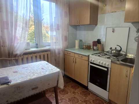 квартира за адресою Космонавтів вул., 13б