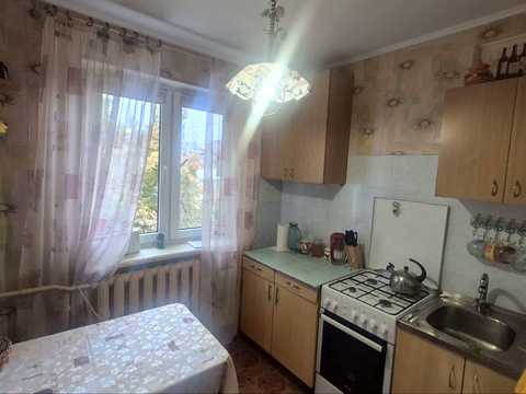 квартира за адресою Космонавтів вул., 13б