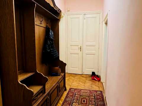 квартира за адресою Дніпровська вул., 8