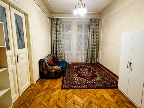 квартира за адресою Дніпровська вул., 8
