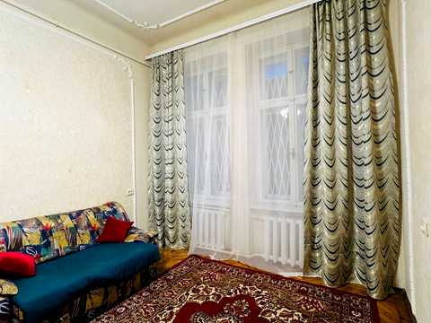 квартира за адресою Дніпровська вул., 8