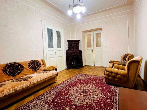 квартира за адресою Дніпровська вул., 8