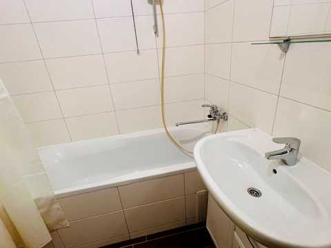 квартира за адресою Дніпровська вул., 8