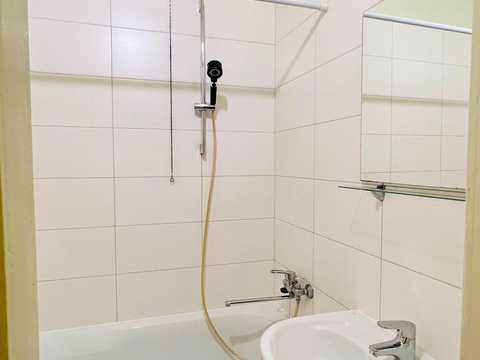 квартира за адресою Дніпровська вул., 8