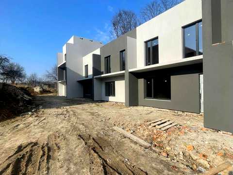 дом по адресу с. Липники, Паньківа-Миколи Олега