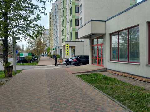 комерційна за адресою Лесі Українки вул., 72