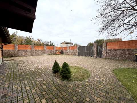 будинок за адресою Миколи Чирки вул., 24
