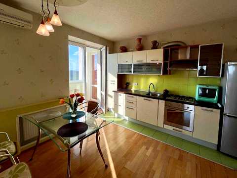 квартира за адресою Старицького вул., 23а