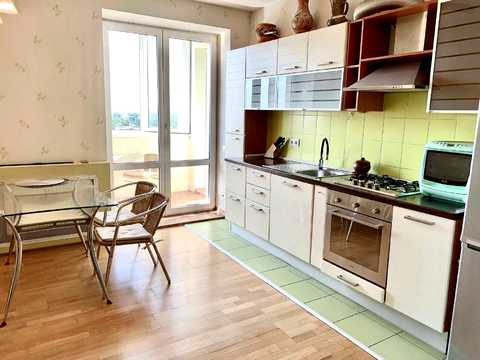квартира за адресою Старицького вул., 23а