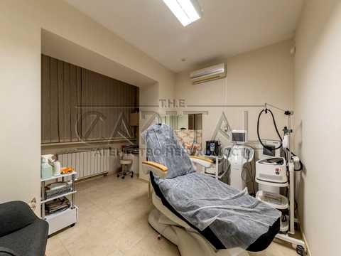 комерційна за адресою Київ, Володимира Івасюка просп. (Героїв Сталінграду), 3