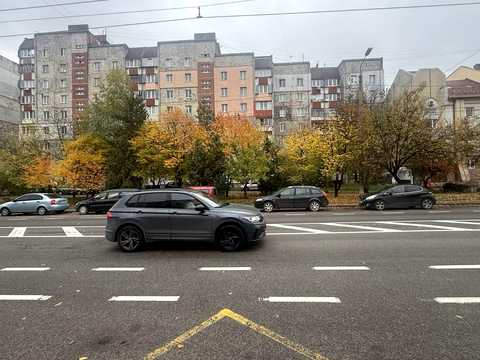 коммерческая по адресу Ивана Миколайчука ул., 17