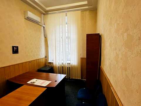 комерційна за адресою Михайлівська вул., 22-А