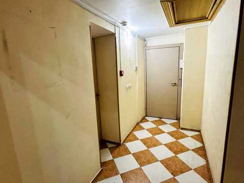 комерційна за адресою Михайлівська вул., 22-А
