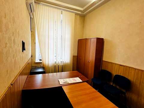 комерційна за адресою Михайлівська вул., 22-А