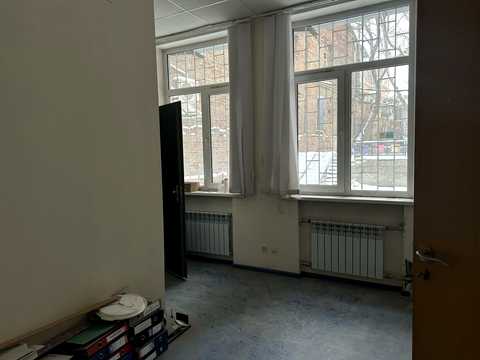 комерційна за адресою Театральний пров., 5