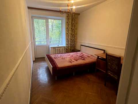 квартира за адресою Новонаводницька вул. (Лаврська), 4б