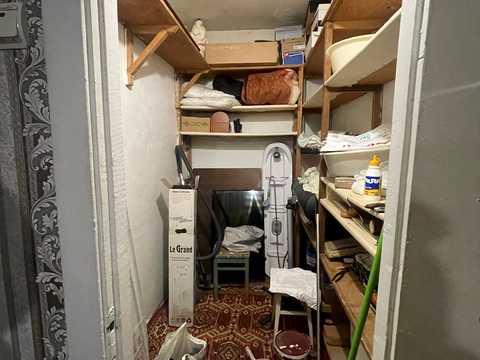 квартира за адресою Новонаводницька вул. (Лаврська), 4б