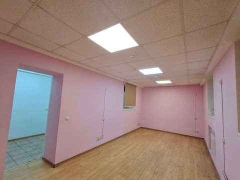 комерційна за адресою В'ячеслава Чорновола вул., 10