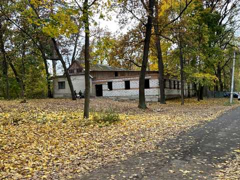 комерційна за адресою смт. Ворзель, Семенівська, 1
