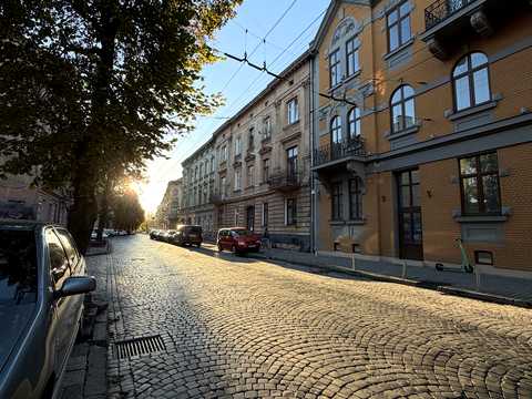 квартира за адресою Шептицьких вул., 17
