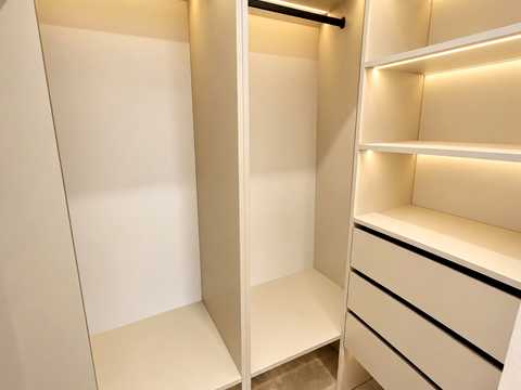 квартира за адресою Романа Левицького вул., (Будинок 6)