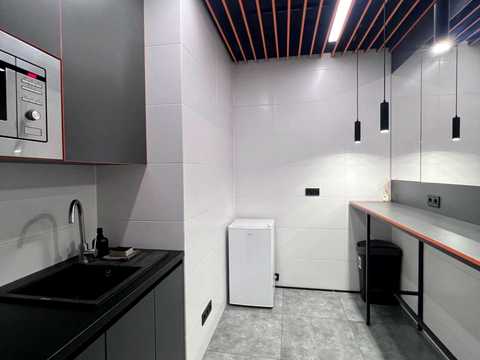 комерційна за адресою Жилянська вул., 68